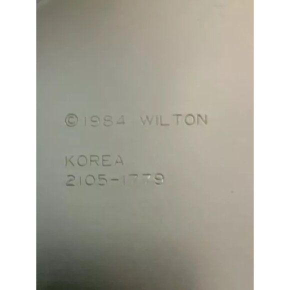 Wilton 1984 Christmas Tree Mini Cake Pan Mold Baking 2105-1779 Vintage Aluminum - Picture 3 of 3